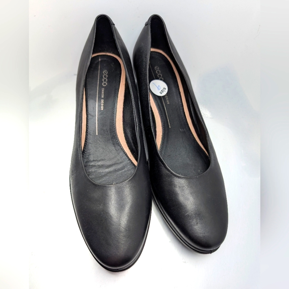 ECCO Black Leather Wedge Pump - Picture 2 of 6